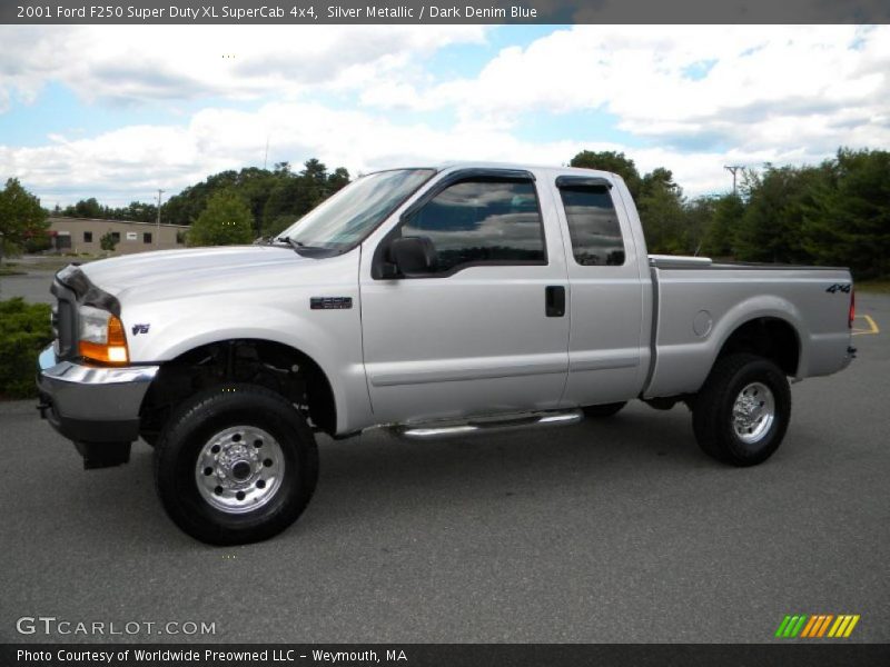 Silver Metallic / Dark Denim Blue 2001 Ford F250 Super Duty XL SuperCab 4x4
