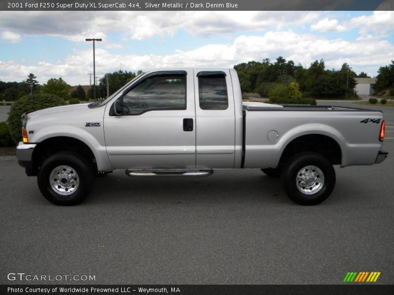 Silver Metallic / Dark Denim Blue 2001 Ford F250 Super Duty XL SuperCab 4x4