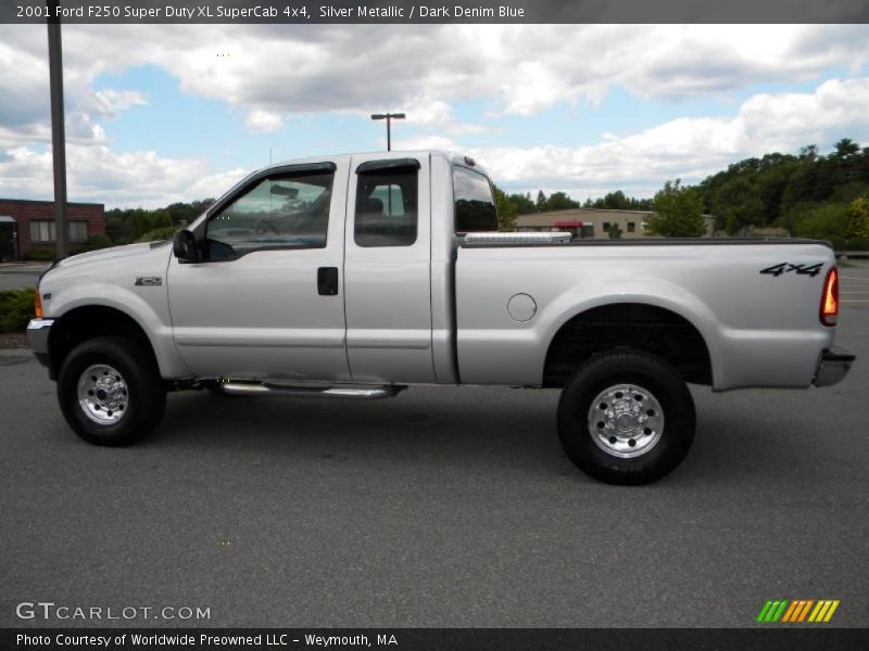 Silver Metallic / Dark Denim Blue 2001 Ford F250 Super Duty XL SuperCab 4x4