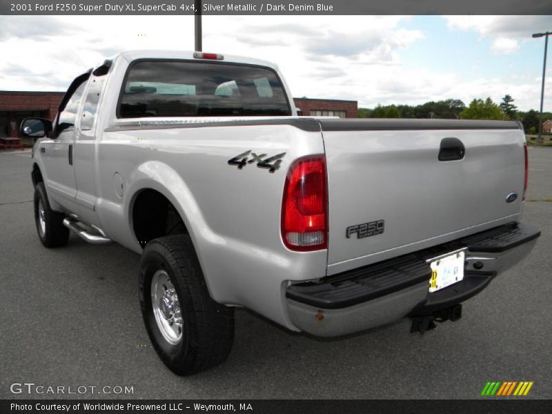 Silver Metallic / Dark Denim Blue 2001 Ford F250 Super Duty XL SuperCab 4x4