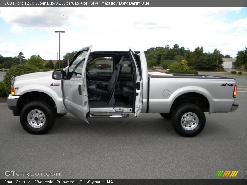 Silver Metallic / Dark Denim Blue 2001 Ford F250 Super Duty XL SuperCab 4x4