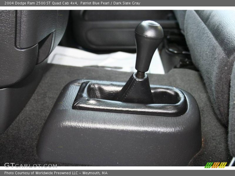 Patriot Blue Pearl / Dark Slate Gray 2004 Dodge Ram 2500 ST Quad Cab 4x4
