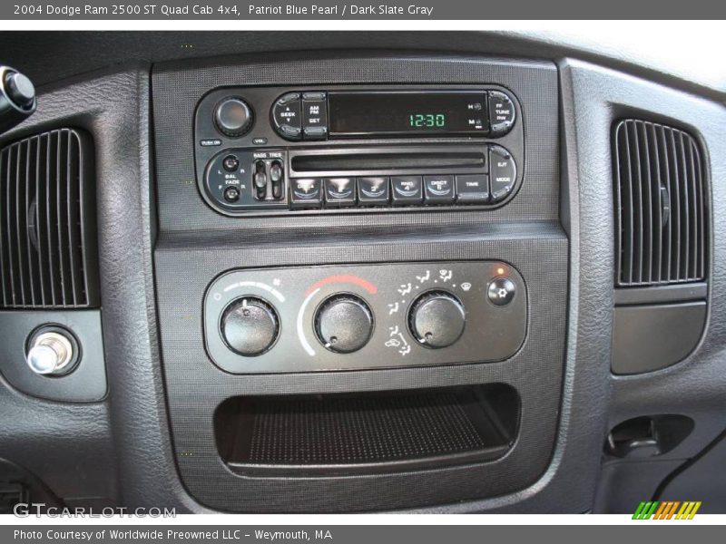 Patriot Blue Pearl / Dark Slate Gray 2004 Dodge Ram 2500 ST Quad Cab 4x4