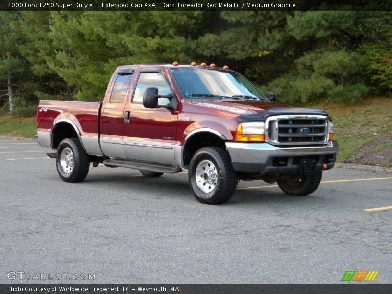 Front 3/4 View of 2000 F250 Super Duty XLT Extended Cab 4x4