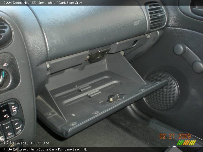 Stone White / Dark Slate Gray 2004 Dodge Neon SE