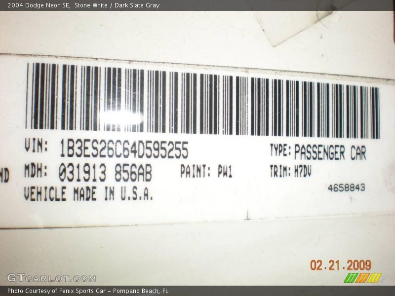 Stone White / Dark Slate Gray 2004 Dodge Neon SE