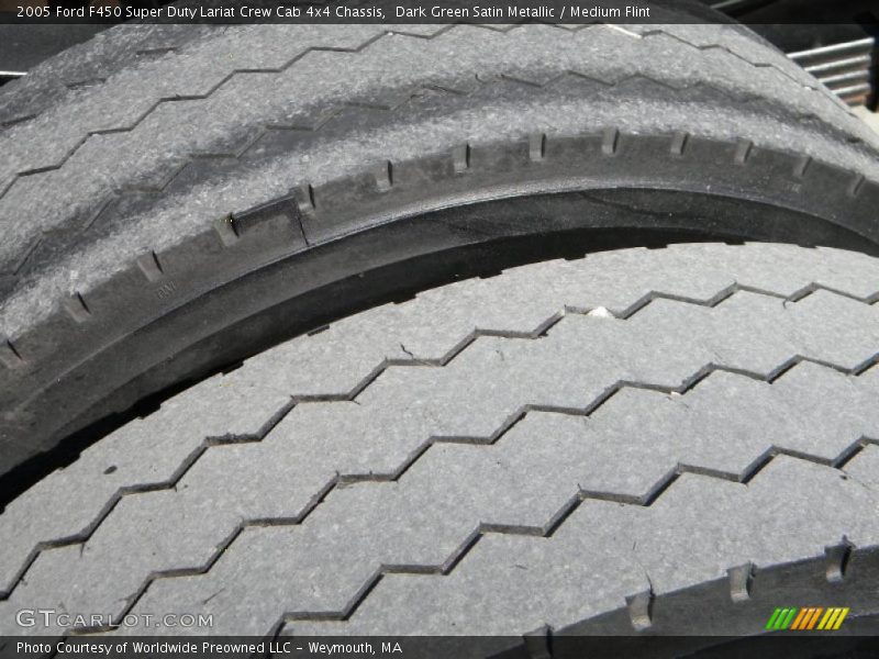Dark Green Satin Metallic / Medium Flint 2005 Ford F450 Super Duty Lariat Crew Cab 4x4 Chassis