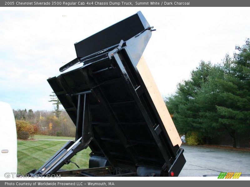 Summit White / Dark Charcoal 2005 Chevrolet Silverado 3500 Regular Cab 4x4 Chassis Dump Truck