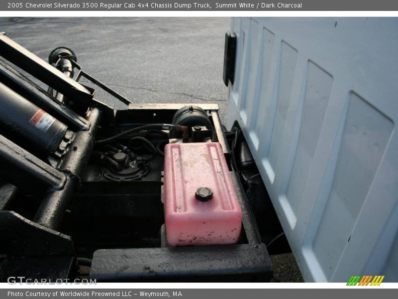 Summit White / Dark Charcoal 2005 Chevrolet Silverado 3500 Regular Cab 4x4 Chassis Dump Truck