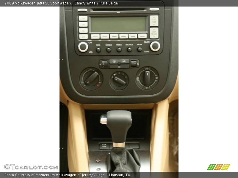 Candy White / Pure Beige 2009 Volkswagen Jetta SE SportWagen