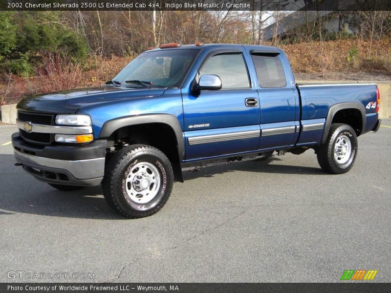 Front 3/4 View of 2002 Silverado 2500 LS Extended Cab 4x4