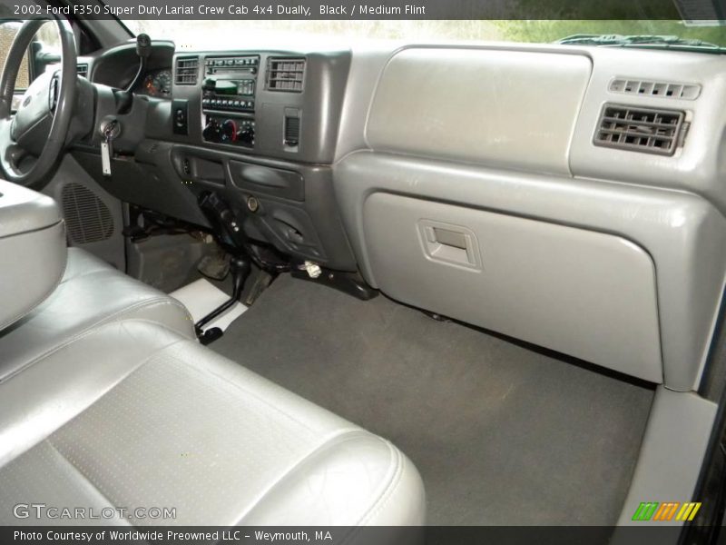 Dashboard of 2002 F350 Super Duty Lariat Crew Cab 4x4 Dually