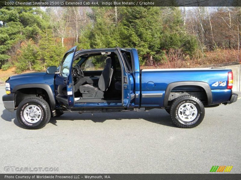 Indigo Blue Metallic / Graphite 2002 Chevrolet Silverado 2500 LS Extended Cab 4x4