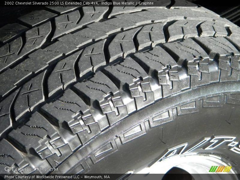 Indigo Blue Metallic / Graphite 2002 Chevrolet Silverado 2500 LS Extended Cab 4x4