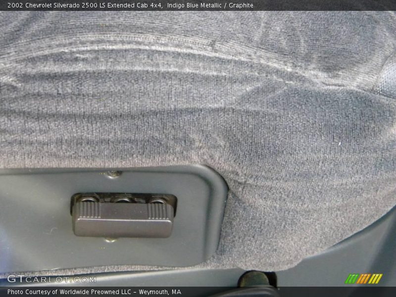 Indigo Blue Metallic / Graphite 2002 Chevrolet Silverado 2500 LS Extended Cab 4x4