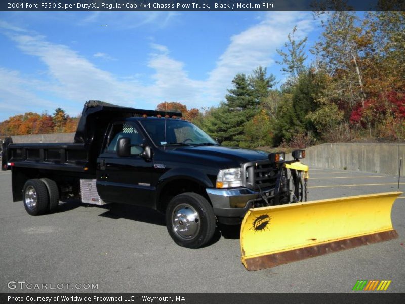 Black / Medium Flint 2004 Ford F550 Super Duty XL Regular Cab 4x4 Chassis Plow Truck