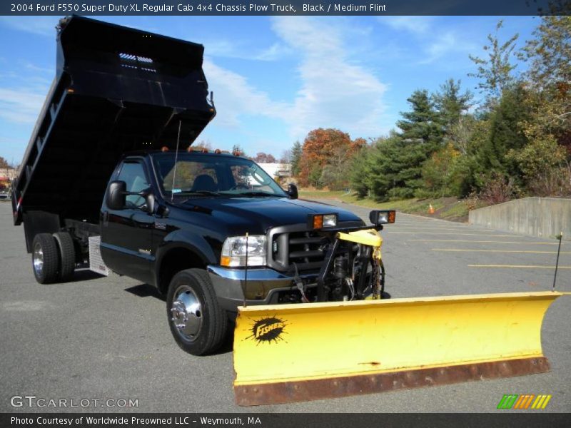 Black / Medium Flint 2004 Ford F550 Super Duty XL Regular Cab 4x4 Chassis Plow Truck