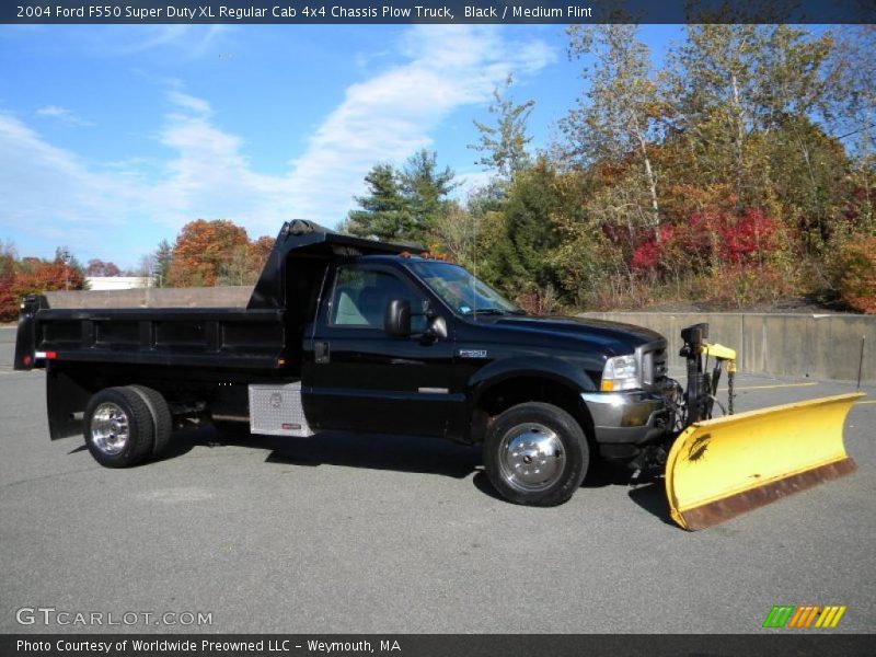 Black / Medium Flint 2004 Ford F550 Super Duty XL Regular Cab 4x4 Chassis Plow Truck
