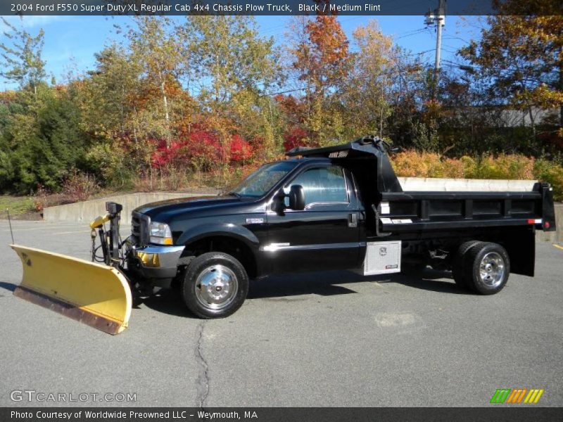 Black / Medium Flint 2004 Ford F550 Super Duty XL Regular Cab 4x4 Chassis Plow Truck