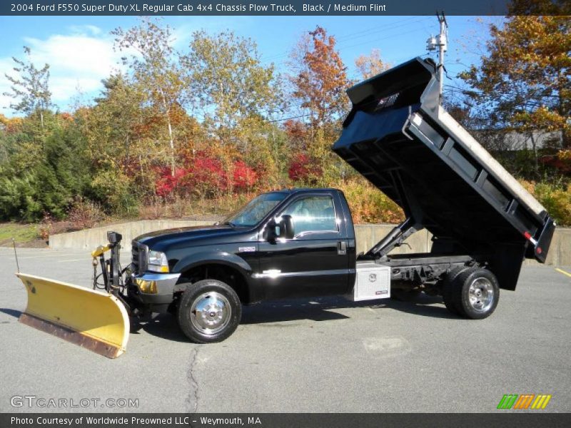 Black / Medium Flint 2004 Ford F550 Super Duty XL Regular Cab 4x4 Chassis Plow Truck