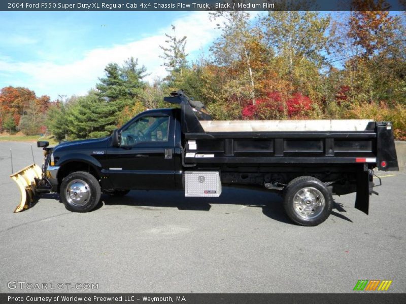 Black / Medium Flint 2004 Ford F550 Super Duty XL Regular Cab 4x4 Chassis Plow Truck