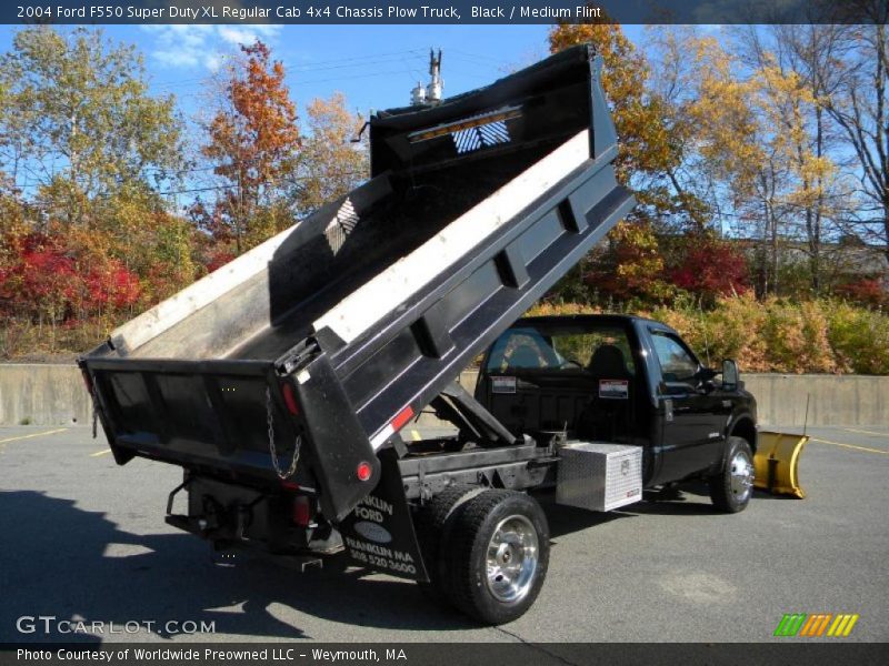 Black / Medium Flint 2004 Ford F550 Super Duty XL Regular Cab 4x4 Chassis Plow Truck