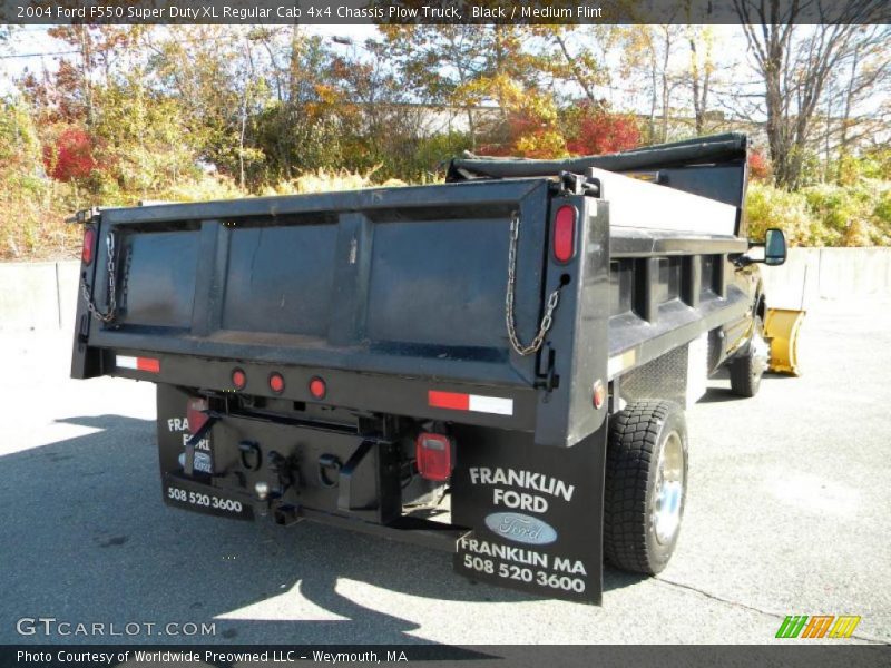 Black / Medium Flint 2004 Ford F550 Super Duty XL Regular Cab 4x4 Chassis Plow Truck