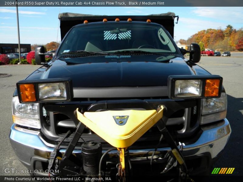 Black / Medium Flint 2004 Ford F550 Super Duty XL Regular Cab 4x4 Chassis Plow Truck