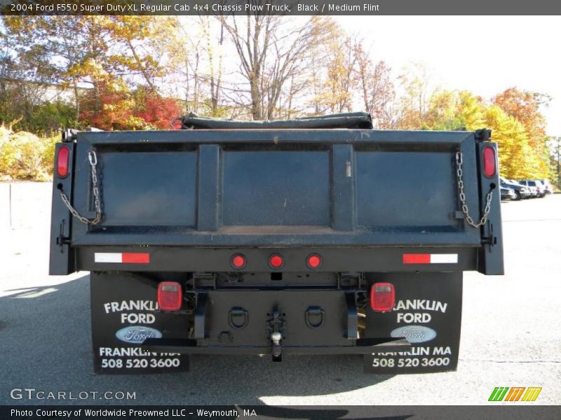 Black / Medium Flint 2004 Ford F550 Super Duty XL Regular Cab 4x4 Chassis Plow Truck