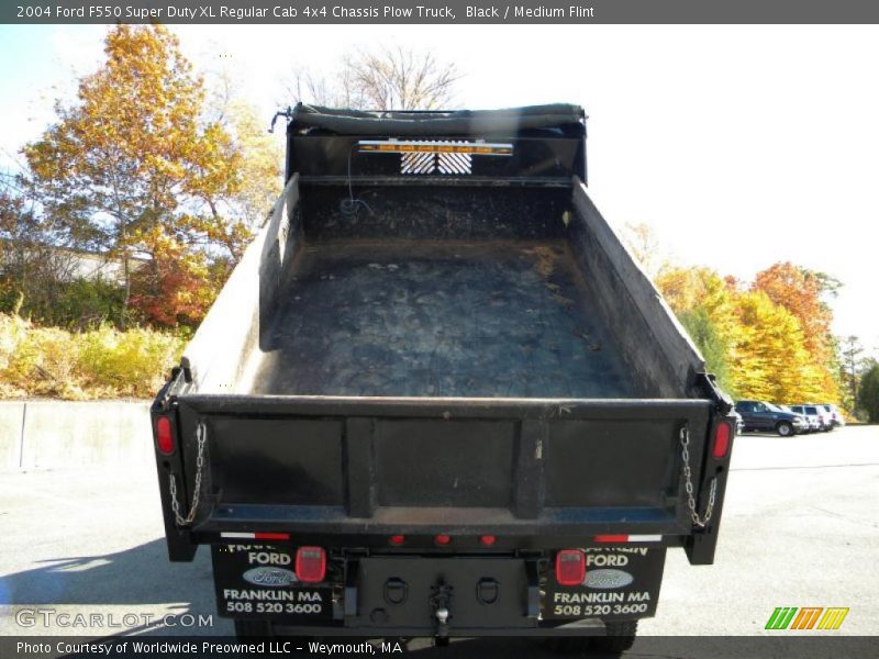 Black / Medium Flint 2004 Ford F550 Super Duty XL Regular Cab 4x4 Chassis Plow Truck