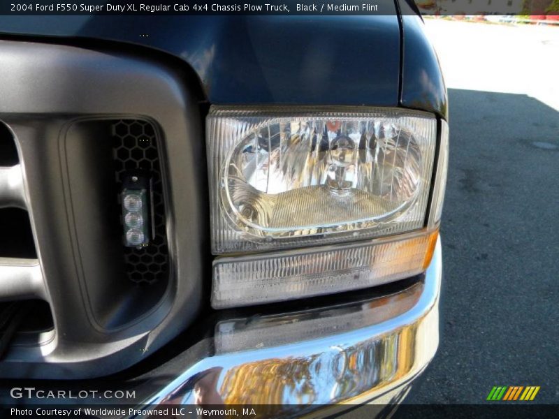 Black / Medium Flint 2004 Ford F550 Super Duty XL Regular Cab 4x4 Chassis Plow Truck