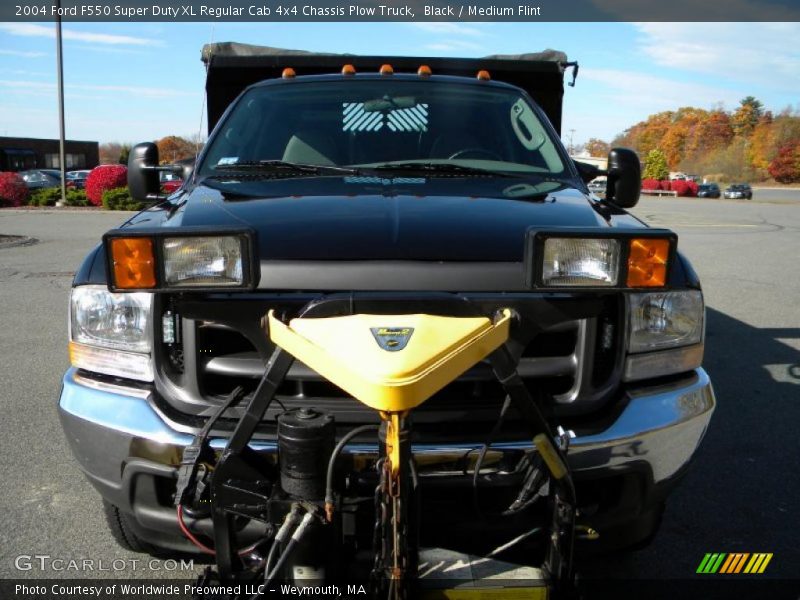 Black / Medium Flint 2004 Ford F550 Super Duty XL Regular Cab 4x4 Chassis Plow Truck