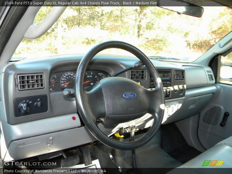 Medium Flint Interior - 2004 F550 Super Duty XL Regular Cab 4x4 Chassis Plow Truck 