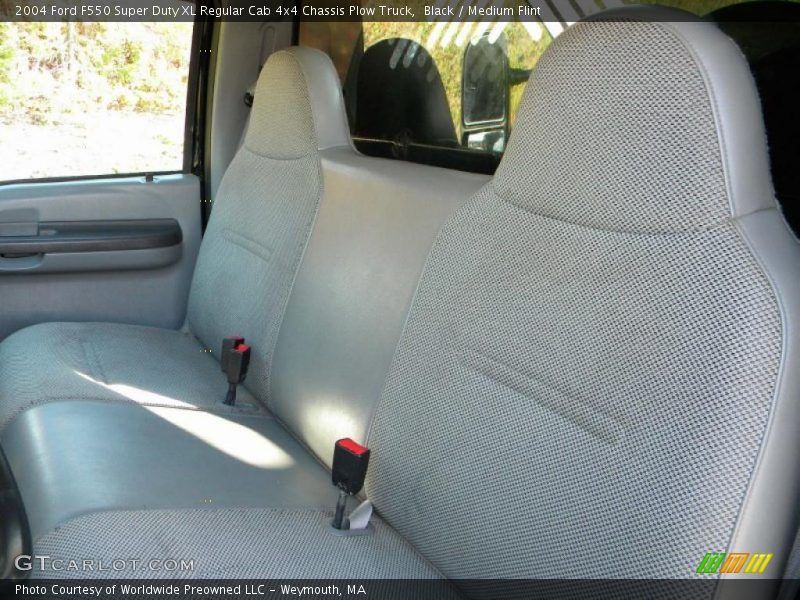 Black / Medium Flint 2004 Ford F550 Super Duty XL Regular Cab 4x4 Chassis Plow Truck