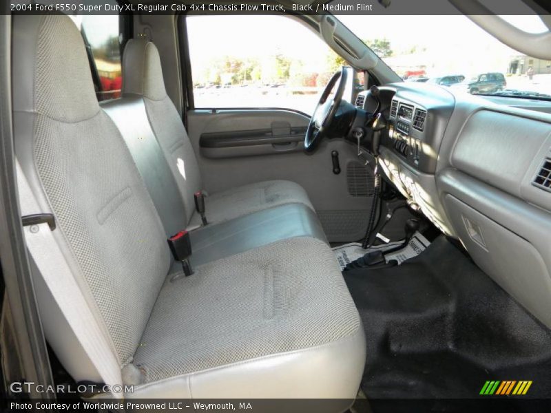 Black / Medium Flint 2004 Ford F550 Super Duty XL Regular Cab 4x4 Chassis Plow Truck