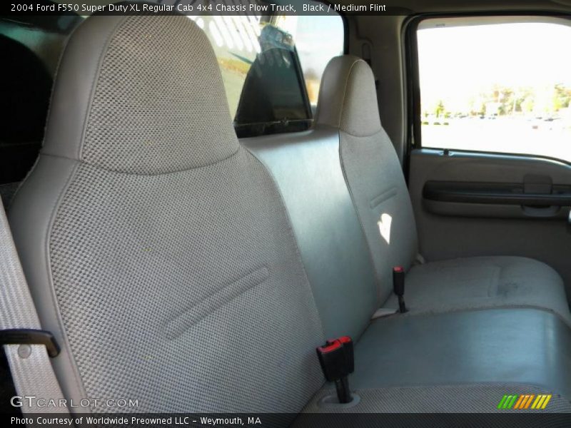 Black / Medium Flint 2004 Ford F550 Super Duty XL Regular Cab 4x4 Chassis Plow Truck