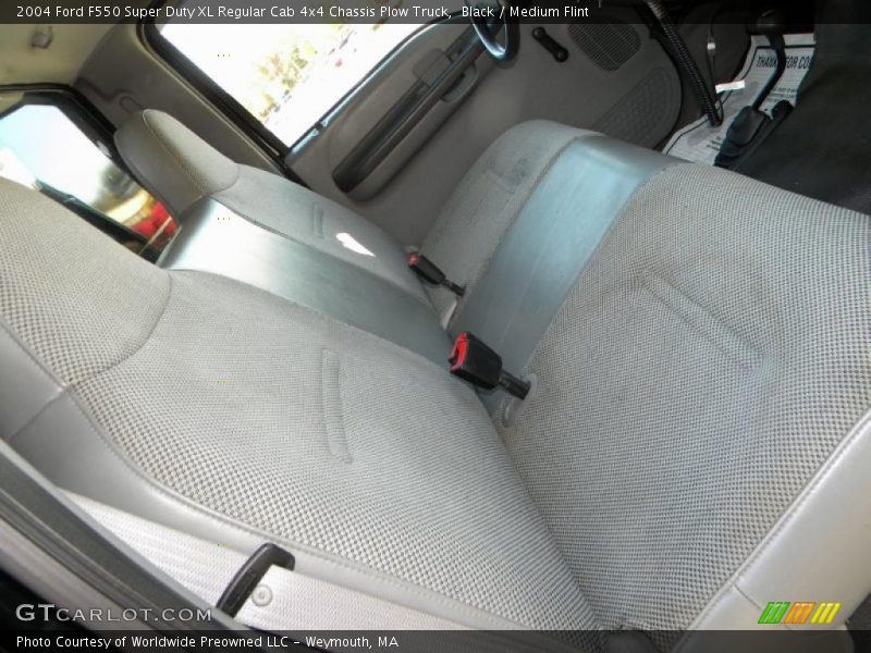 Black / Medium Flint 2004 Ford F550 Super Duty XL Regular Cab 4x4 Chassis Plow Truck