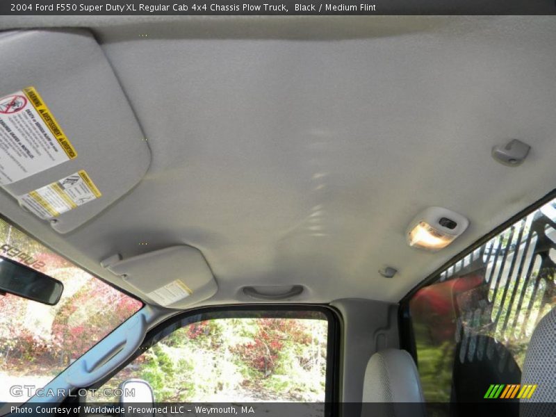 Black / Medium Flint 2004 Ford F550 Super Duty XL Regular Cab 4x4 Chassis Plow Truck