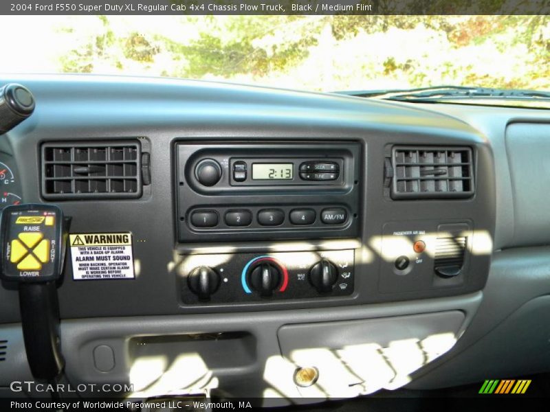 Black / Medium Flint 2004 Ford F550 Super Duty XL Regular Cab 4x4 Chassis Plow Truck