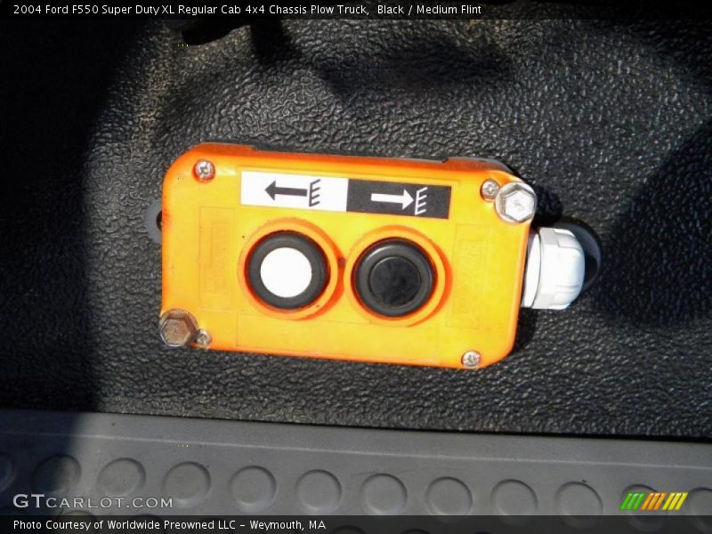 Black / Medium Flint 2004 Ford F550 Super Duty XL Regular Cab 4x4 Chassis Plow Truck