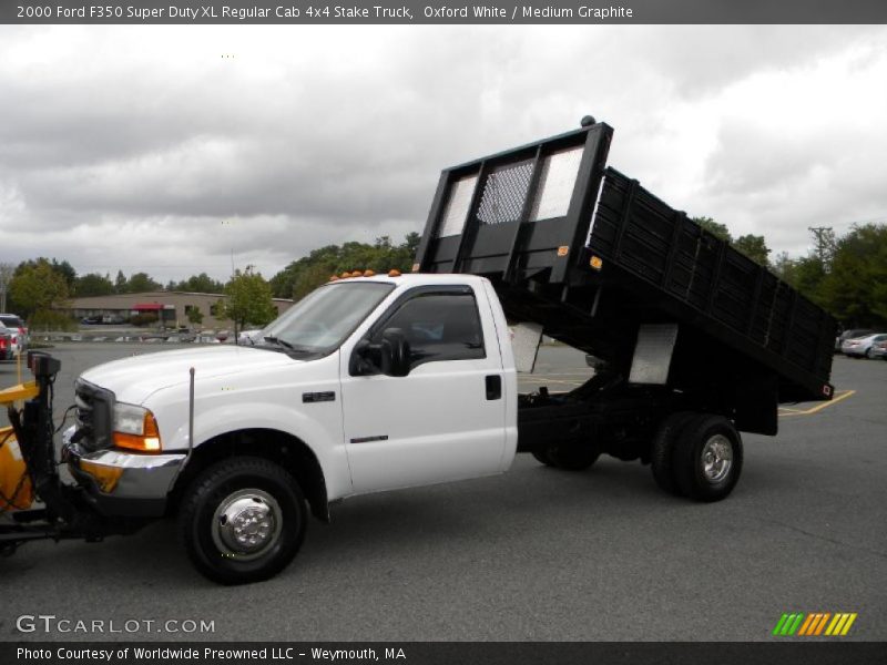 Oxford White / Medium Graphite 2000 Ford F350 Super Duty XL Regular Cab 4x4 Stake Truck