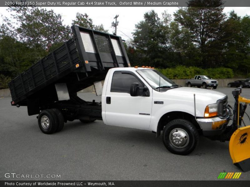 Oxford White / Medium Graphite 2000 Ford F350 Super Duty XL Regular Cab 4x4 Stake Truck