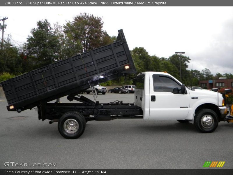 Oxford White / Medium Graphite 2000 Ford F350 Super Duty XL Regular Cab 4x4 Stake Truck