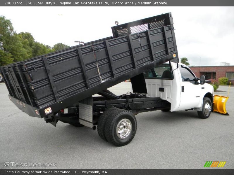 Oxford White / Medium Graphite 2000 Ford F350 Super Duty XL Regular Cab 4x4 Stake Truck