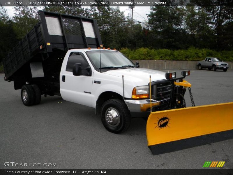 Oxford White / Medium Graphite 2000 Ford F350 Super Duty XL Regular Cab 4x4 Stake Truck