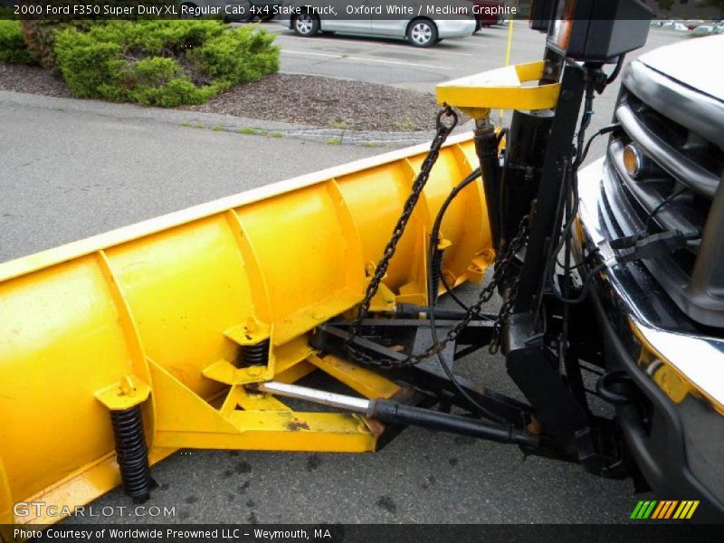 Oxford White / Medium Graphite 2000 Ford F350 Super Duty XL Regular Cab 4x4 Stake Truck