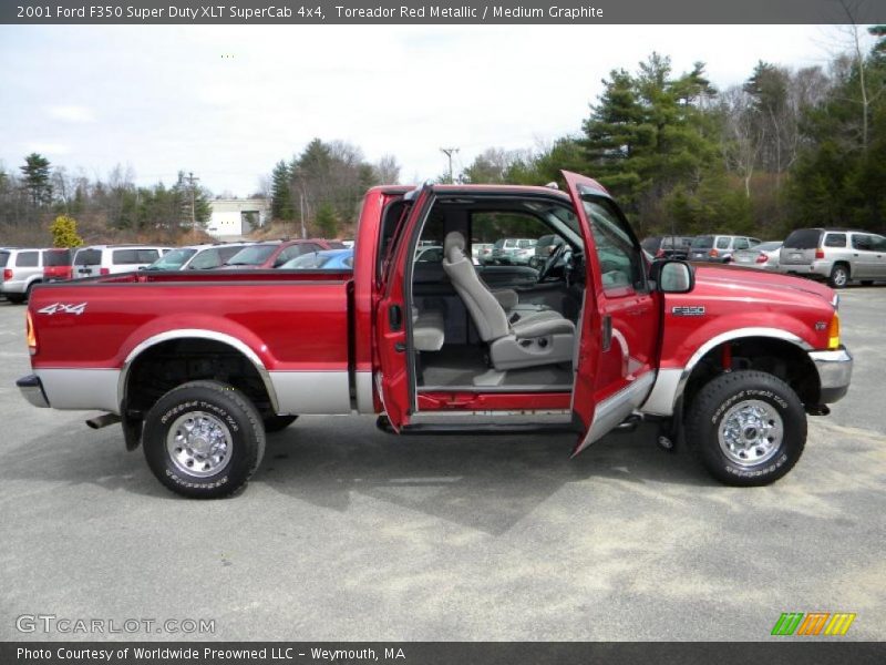 Toreador Red Metallic / Medium Graphite 2001 Ford F350 Super Duty XLT SuperCab 4x4