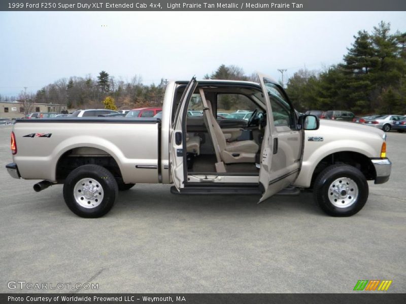 Light Prairie Tan Metallic / Medium Prairie Tan 1999 Ford F250 Super Duty XLT Extended Cab 4x4