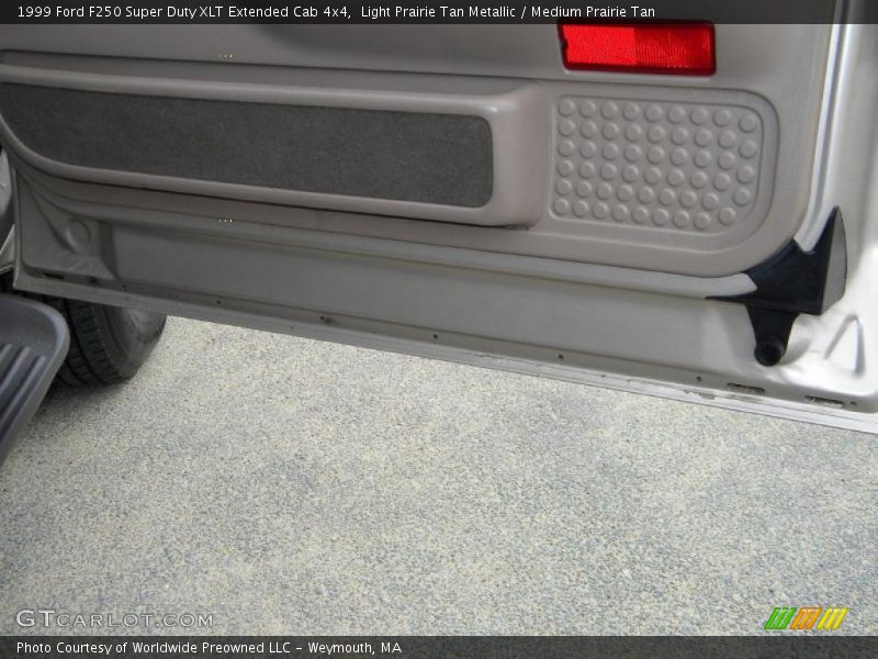 Light Prairie Tan Metallic / Medium Prairie Tan 1999 Ford F250 Super Duty XLT Extended Cab 4x4
