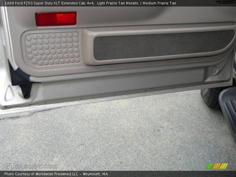 Light Prairie Tan Metallic / Medium Prairie Tan 1999 Ford F250 Super Duty XLT Extended Cab 4x4